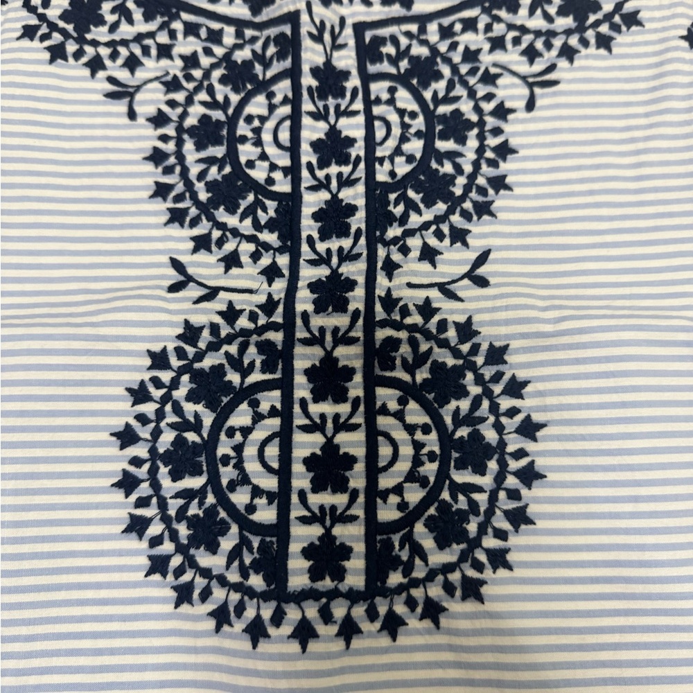 Vineyard Vines White Dress with Navy Embroidery - Picture 4 of 15